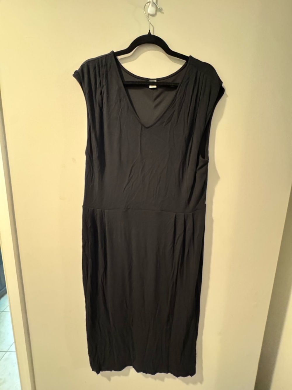 Old Navy Black V-Neck Midi Dress